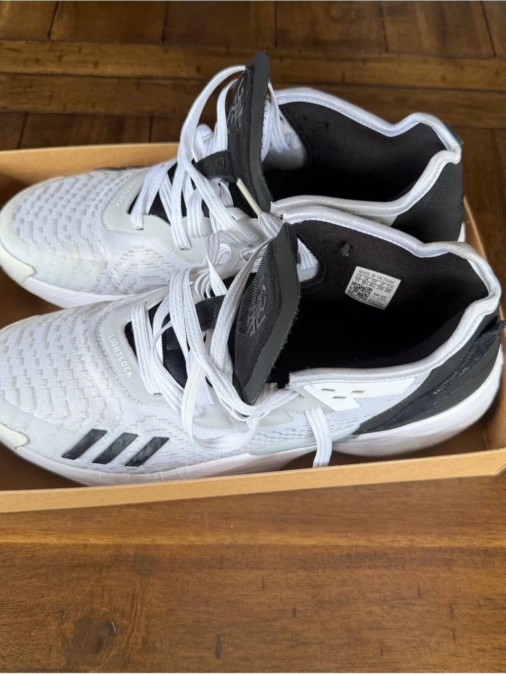 adidas D.O.N. Issue 4 Basketball Shoes White Grey Men's Size 11 Very Good